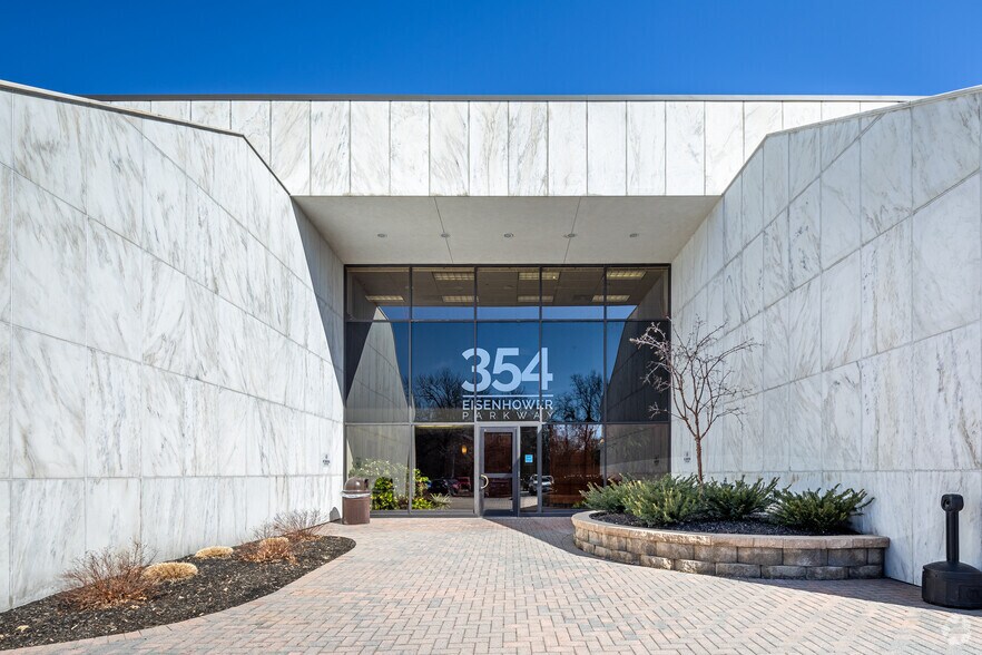 More Photos Of 354 Eisenhower Pky, Livingston Office For Lease