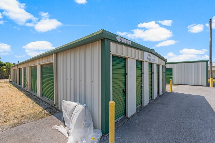 More Photos Of 2136 Cr-2321, Panama City Self Storage For Sale