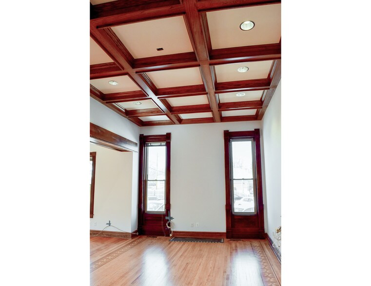 More Photos Of 11 N Batavia Ave, Batavia Office For Sale