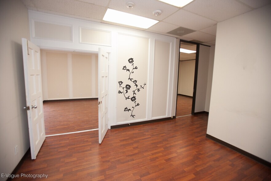 More Photos Of 6430 Richmond Ave, Houston Office Residential For Lease