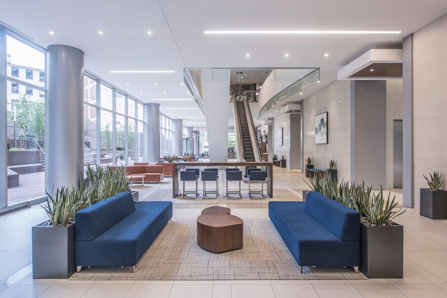 More Photos Of 250 E 5th St, Cincinnati Office For Lease