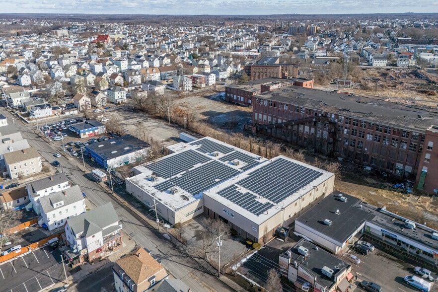 More Photos Of 575 Lonsdale Ave, Central Falls Warehouse For Lease