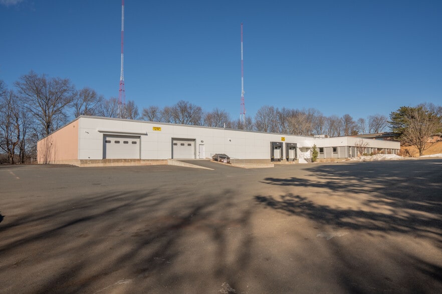 More Photos Of 6 Britton Dr, Bloomfield Warehouse For Lease