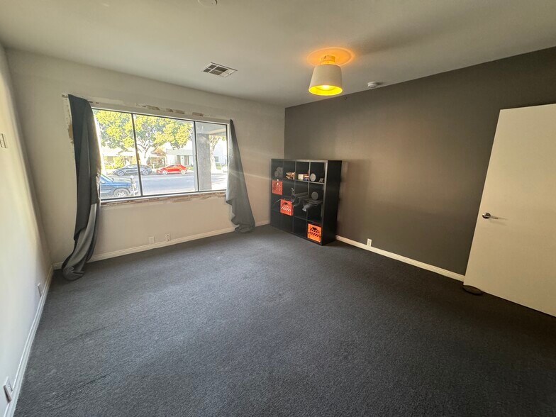 More Photos Of 434 N Larchmont Blvd, Los Angeles Office For Lease
