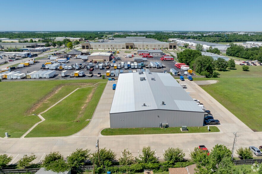 More Photos Of 1339 N Garnett Rd, Tulsa Warehouse For Sale