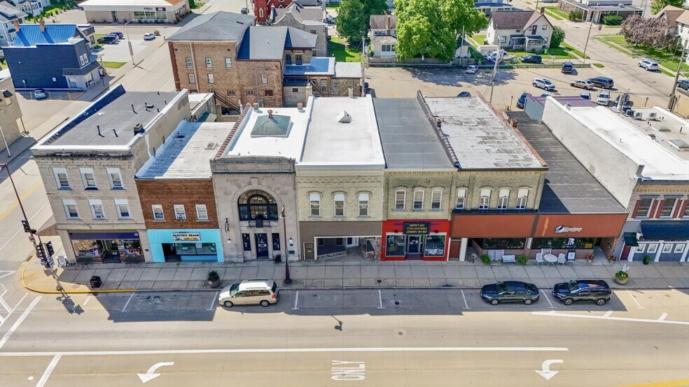 More Photos Of 315 E Main St, Waupun General Retail For Sale