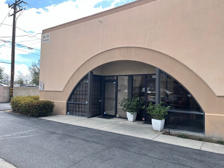 More Photos Of 122 W Pomona Ave, Monrovia Warehouse For Lease