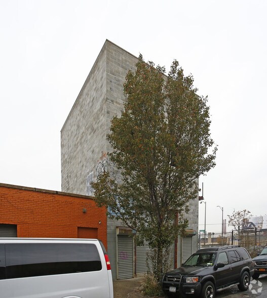 More Photos Of 51-02 35th St, Long Island City Warehouse For Lease
