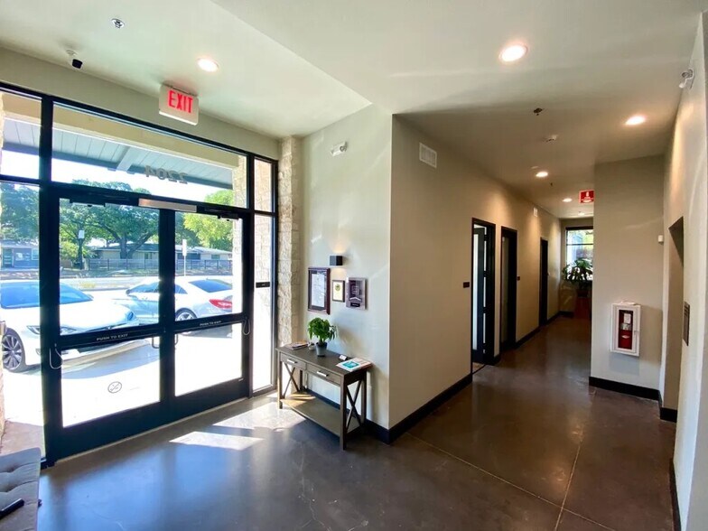 More Photos Of 2204 Western Trails Blvd, Austin Loft Creative Space For Sale