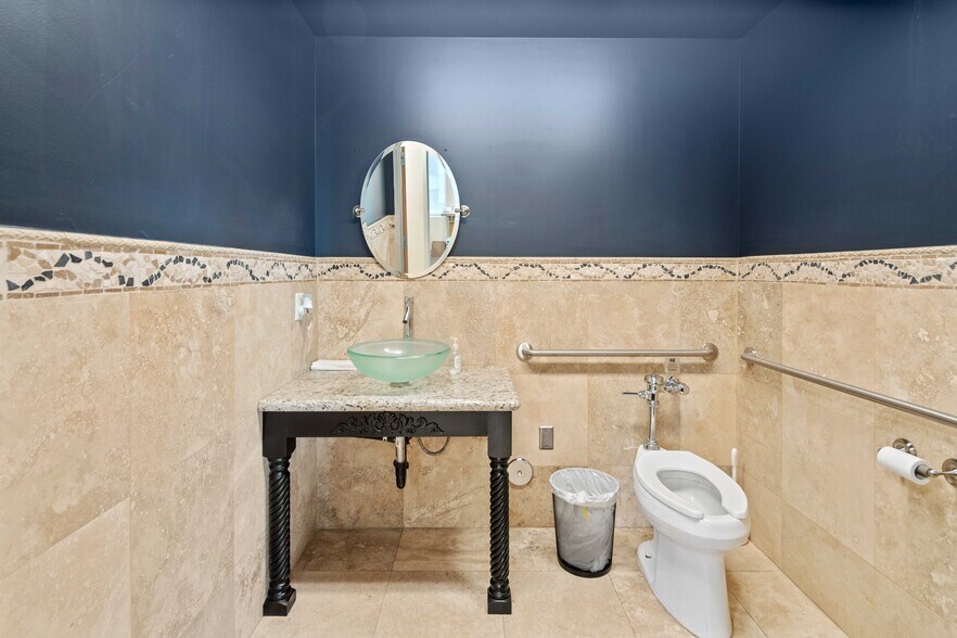 More Photos Of 28534-28536 Constellation Rd, Valencia Warehouse For Sale
