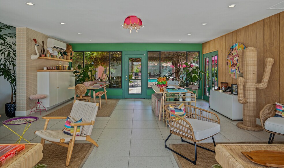 More Photos Of 555 S Warm Sands Dr, Palm Springs Hotel For Sale