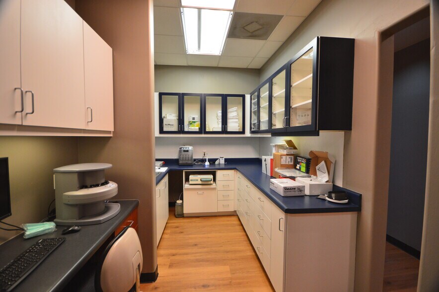 More Photos Of 13575 W Indian School Rd, Litchfield Park Medical For Lease