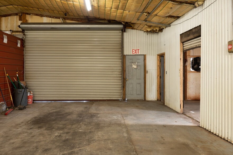 More Photos Of 10535 Highway 53 W, Talking Rock Service For Sale