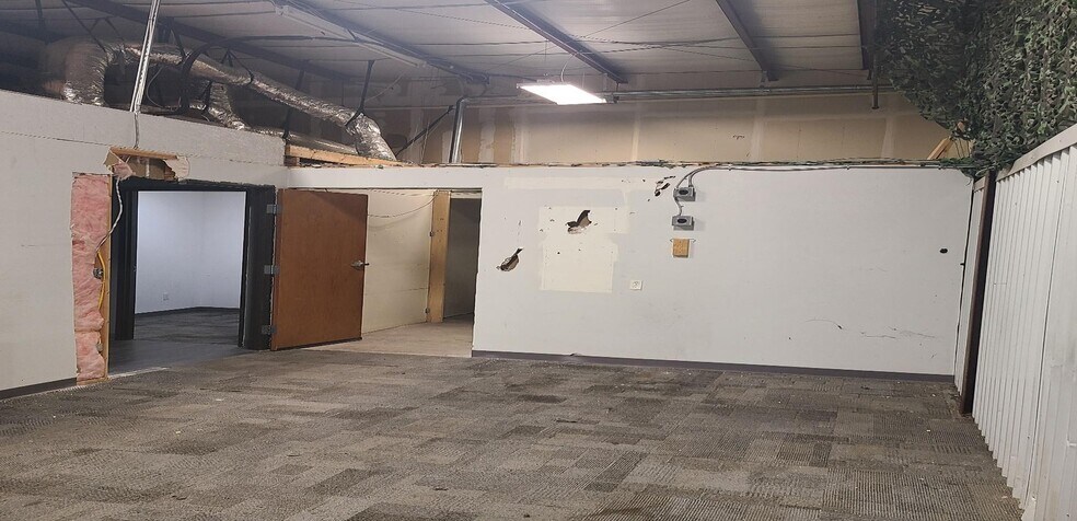 More Photos Of 3531-3547 MacDonnell Ave, Norman Warehouse For Lease