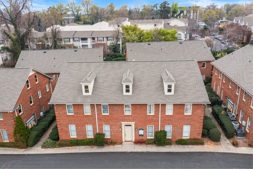 More Photos Of 4728 Park Rd, Charlotte Coworking Space
