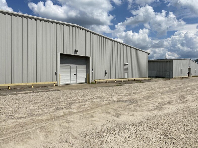 More Photos Of 1120 Gordon Ave, Richmond Warehouse For Lease