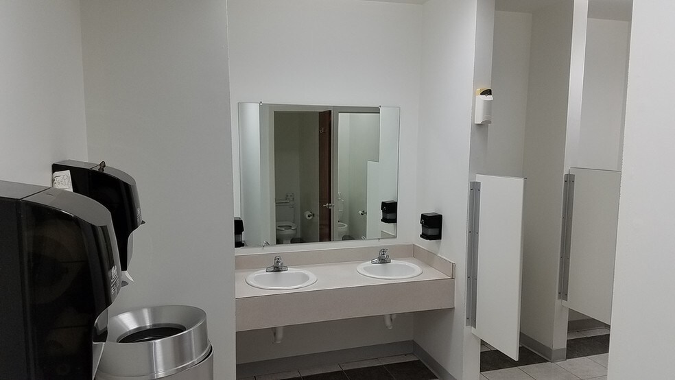 More Photos Of 8208 Salyer Dr, Wallops Island Office For Lease