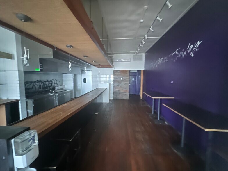 More Photos Of 10-18 SW 1st Ave, Gainesville Storefront For Lease