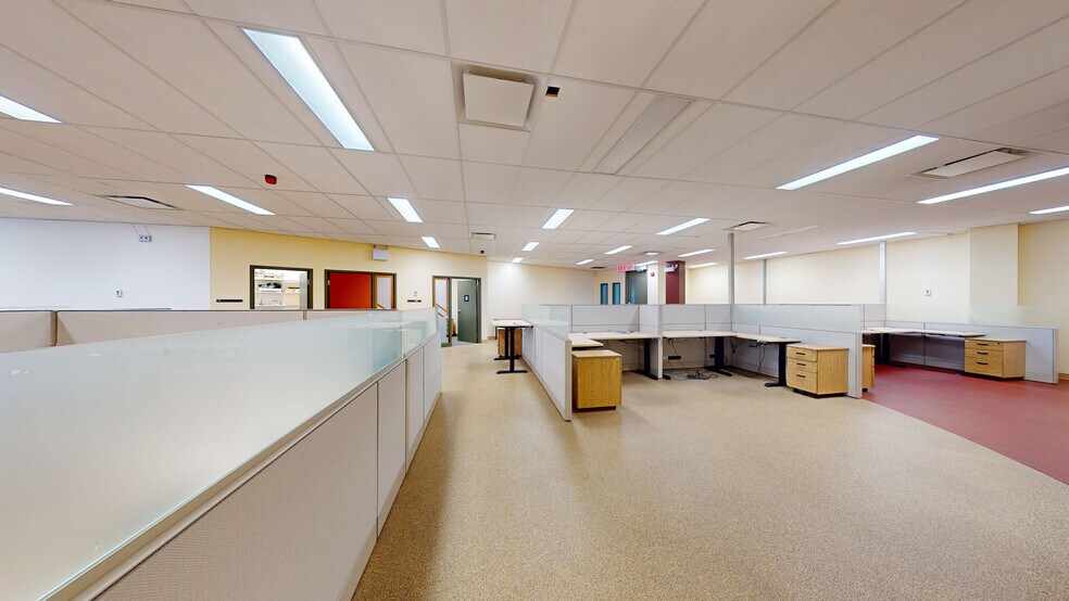 More Photos Of 3750 Boul Du Royaume, Saguenay Office For Lease
