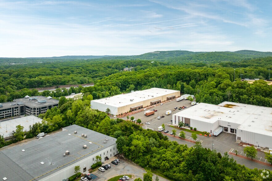More Photos Of 343 Walsh Dr, Parsippany Warehouse For Lease