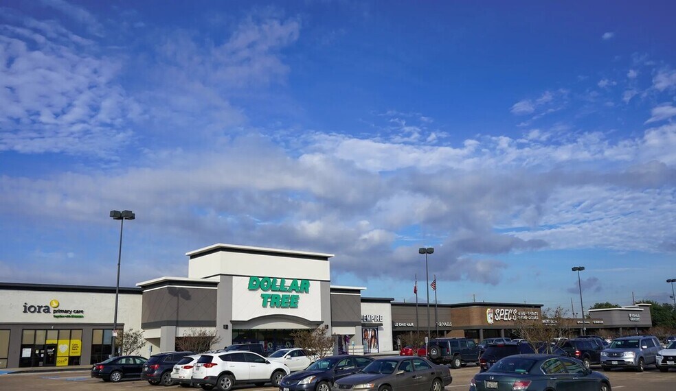 More Photos Of 9404-9478 S Hwy 6, Houston Unknown For Lease