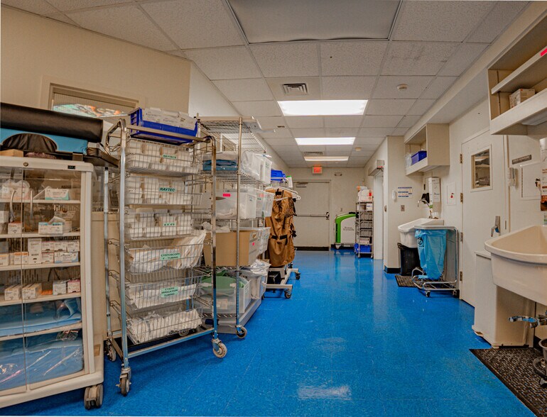 More Photos Of 1255 37th St, Vero Beach Medical For Sale