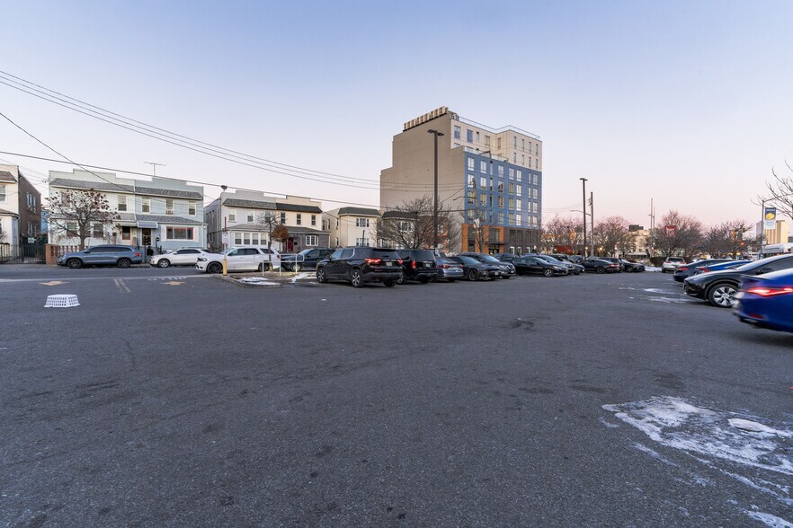 More Photos Of 132-40 Metropolitan Ave, Jamaica Storefront Retail Office For Lease