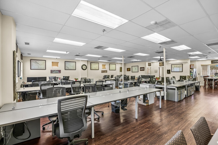 More Photos Of 39 Woodland Rd, Roseland Office For Sale