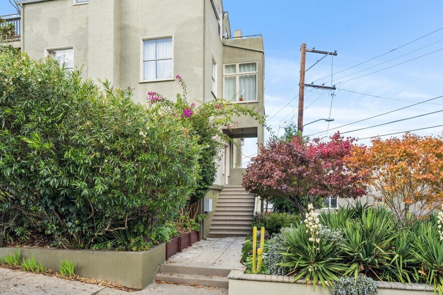 More Photos Of 4347 Leach Ave, Oakland Apartments For Sale