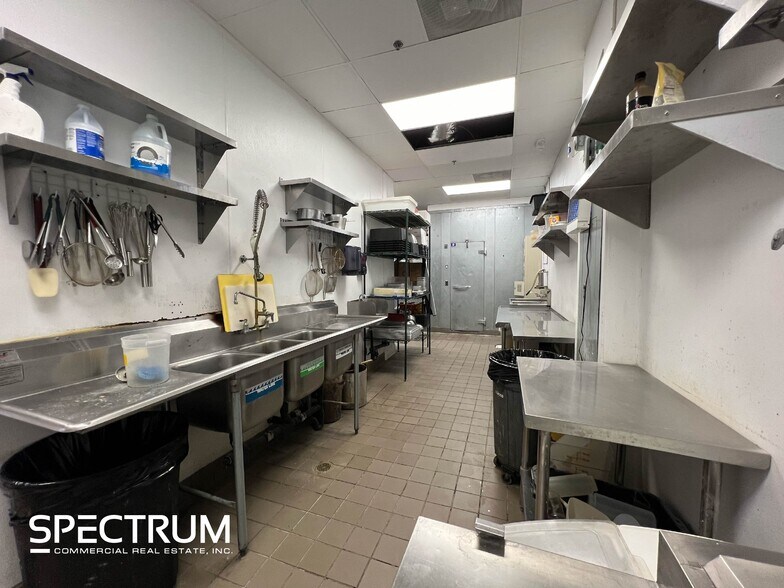 More Photos Of 21514-21534 Devonshire St, Chatsworth Storefront For Lease