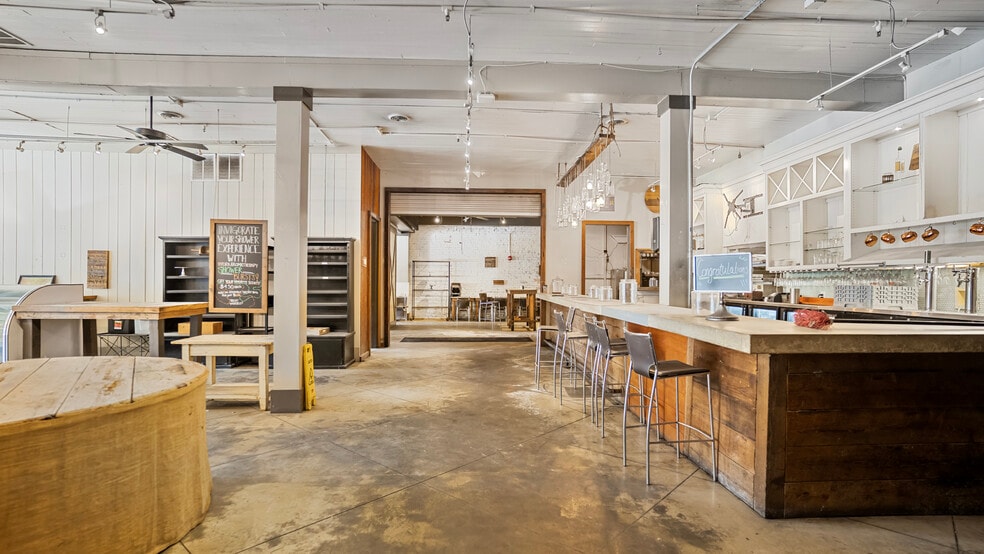 More Photos Of 3840 Highway 42, Locust Grove Restaurant For Sale