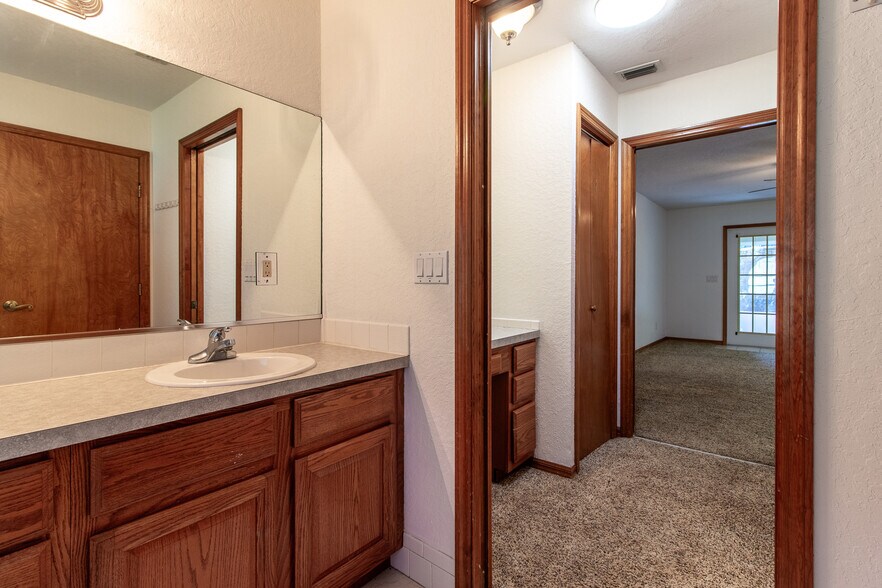 More Photos Of 3255 SE 3rd Ave, Ocala Office Residential For Sale