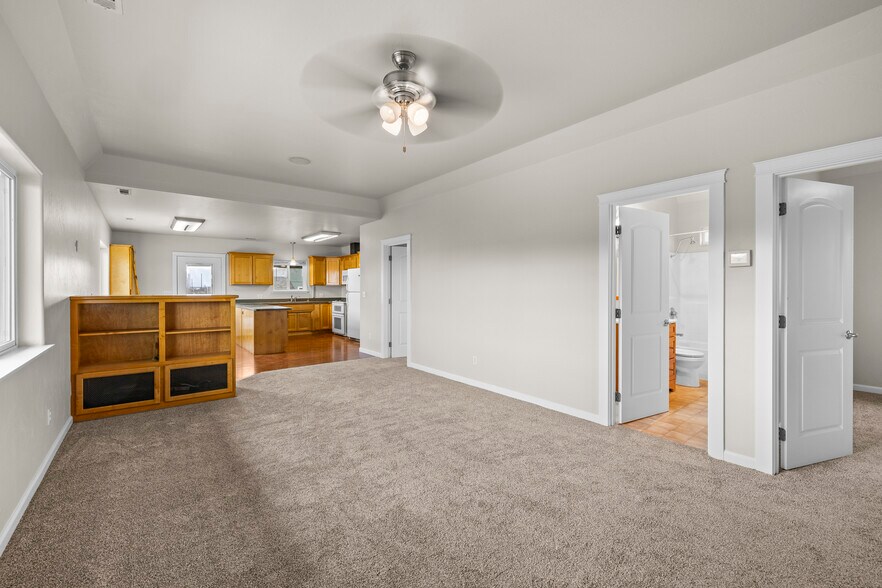 More Photos Of 802 E Vilas Rd, Medford Light Manufacturing For Sale