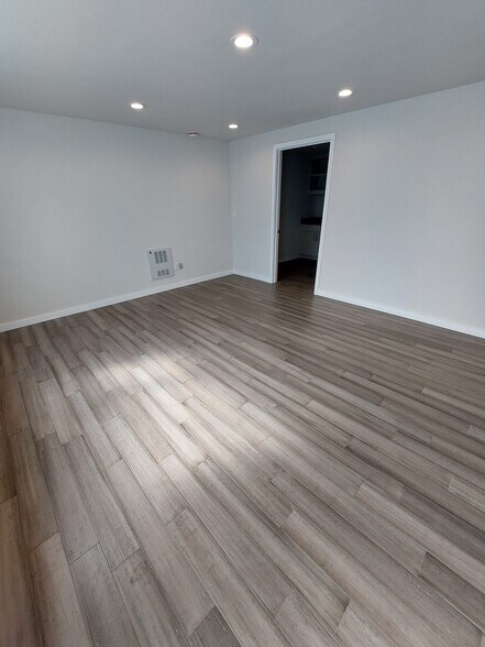 More Photos Of 2106 NW Vernon Pl, Seattle Loft Creative Space For Lease