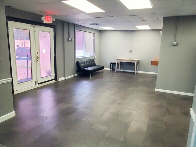 More Photos Of 1400 Shorter Ave NW, Rome Flex For Sale