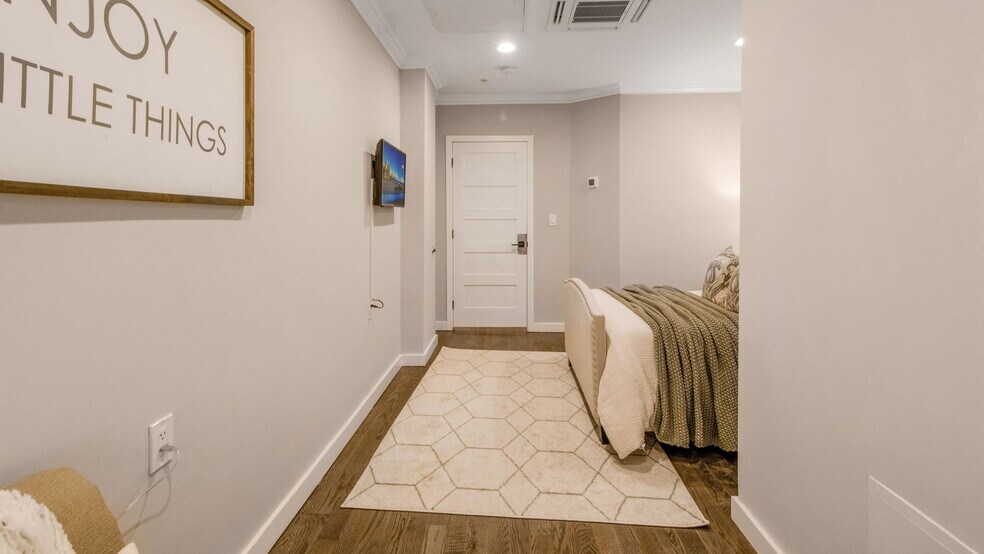 More Photos Of 1414 Pennsylvania Ave SE, Washington Apartments For Sale
