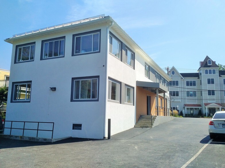 More Photos Of 110 Washington Ave, Pleasantville Medical For Lease
