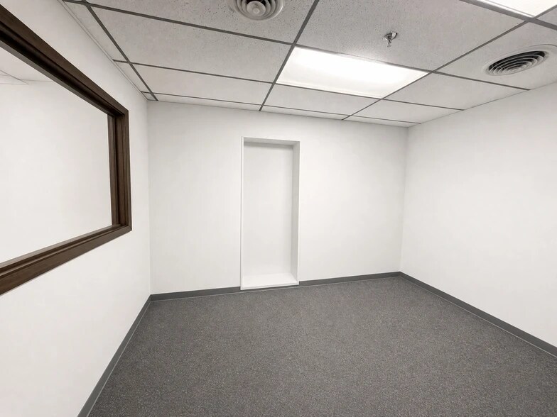 More Photos Of 4211 Rhode Island Ave N, New Hope Freestanding For Lease