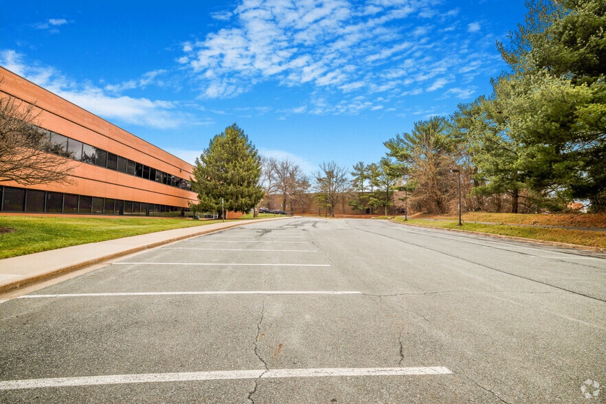 More Photos Of 40 W Gude Dr, Rockville Office For Sale