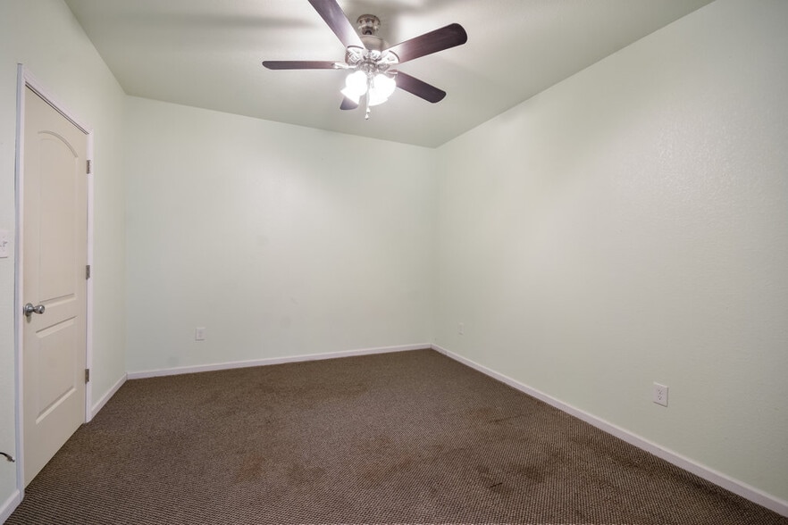 More Photos Of 15014 Iowa St, Austin Office Residential For Sale