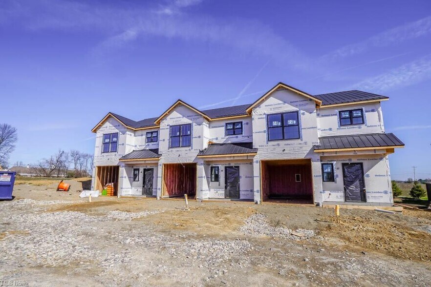 More Photos Of 2046 Noble Dr, Wooster Apartments For Sale