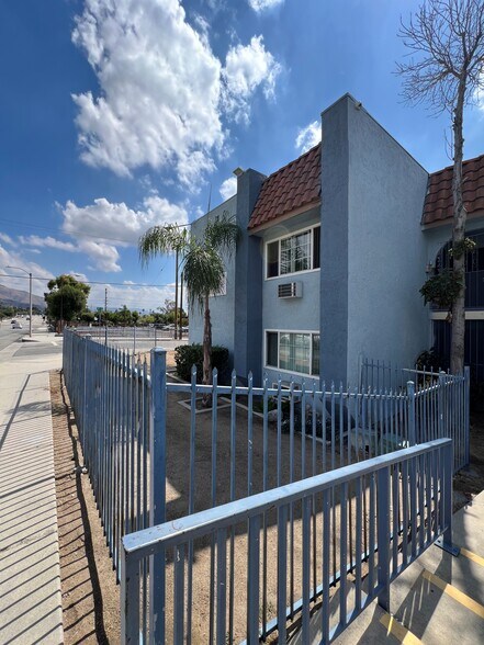 More Photos Of 1525 E Lynwood Dr, San Bernardino Apartments For Sale