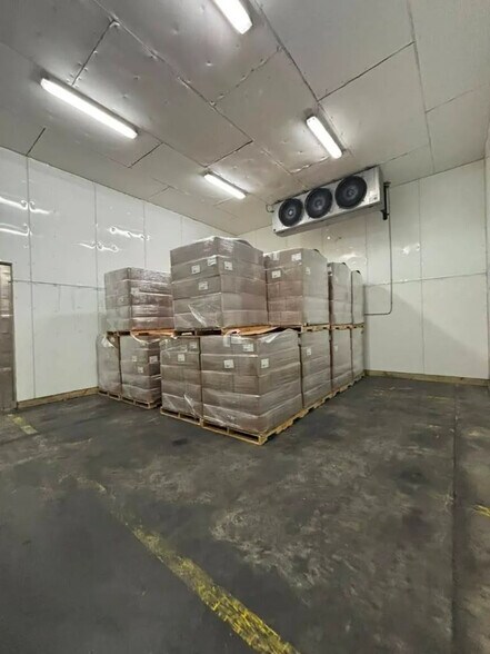 More Photos Of 14419 Industry Ave, Laredo Warehouse For Lease