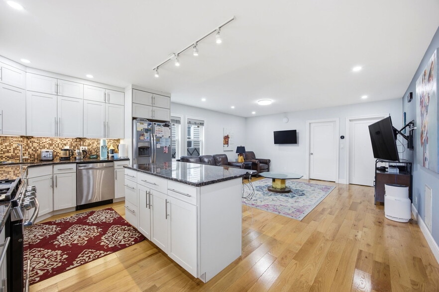 More Photos Of 96 Coale Ave, Staten Island Multifamily For Sale