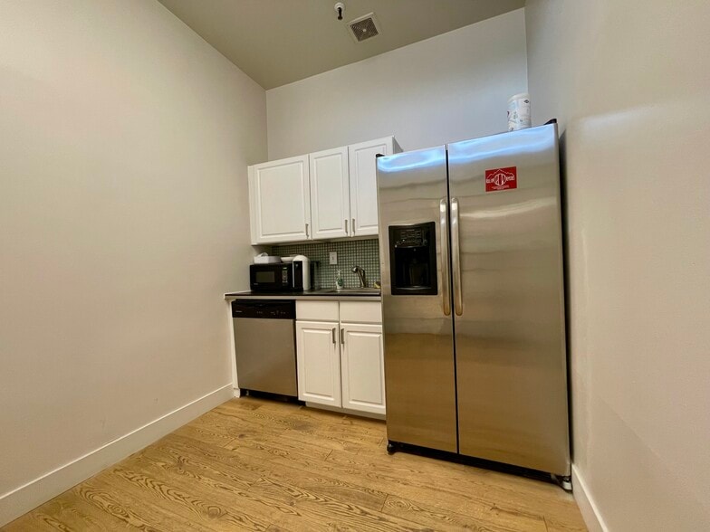 More Photos Of 3801 Race St, Denver Showroom For Lease