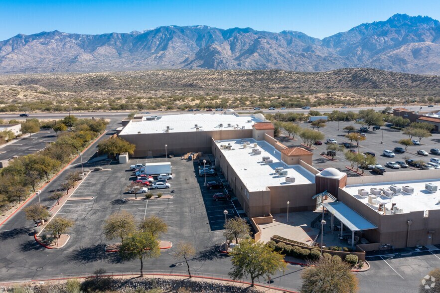 More Photos Of 12995-13005 N Oracle Rd, Tucson Freestanding For Lease