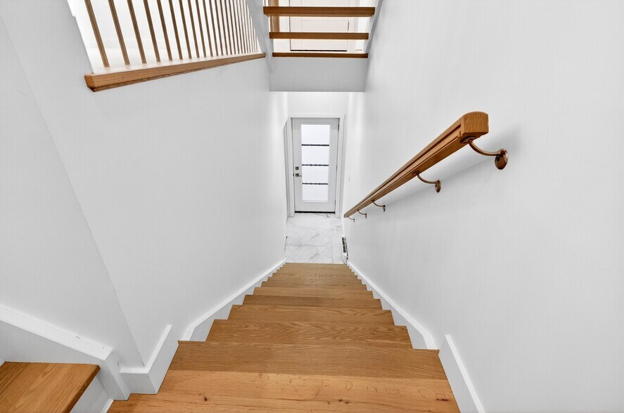 More Photos Of 14 Stevens Av, Ottawa Apartments For Sale