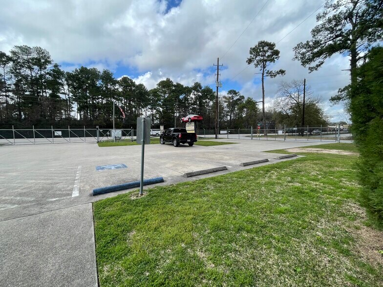 More Photos Of 2211 Louetta Rd, Spring Industrial For Sale