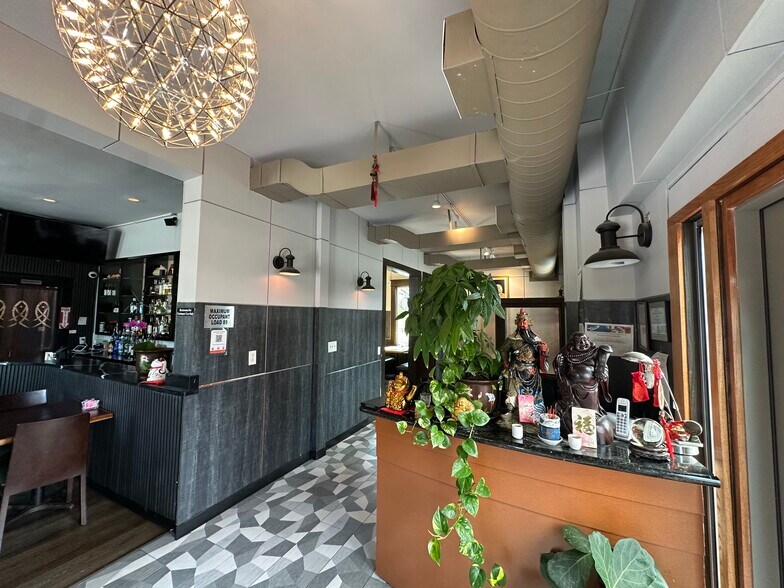 More Photos Of 500 Westheimer Rd, Houston Restaurant For Sale