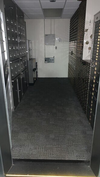 More Photos Of 339 E 1st St, Roanoke Bank For Lease